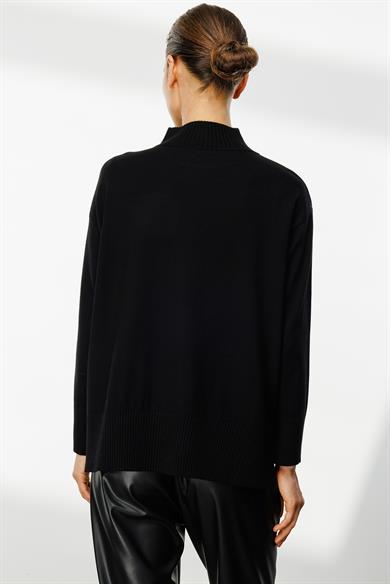 Dik Yaka Uzun Kol Oversize Triko