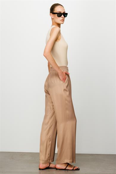 Elastan Kemerli Bol Kesim Pantolon