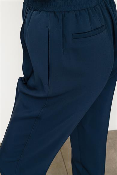 Elastan Kemerli Dar Paça Pantolon
