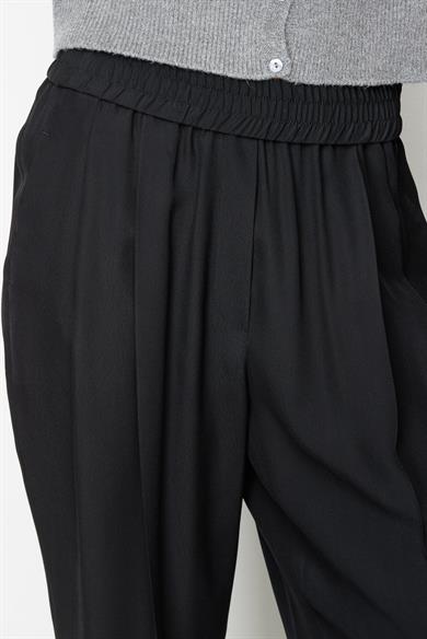 Elastan Kemerli Pileli Pantolon