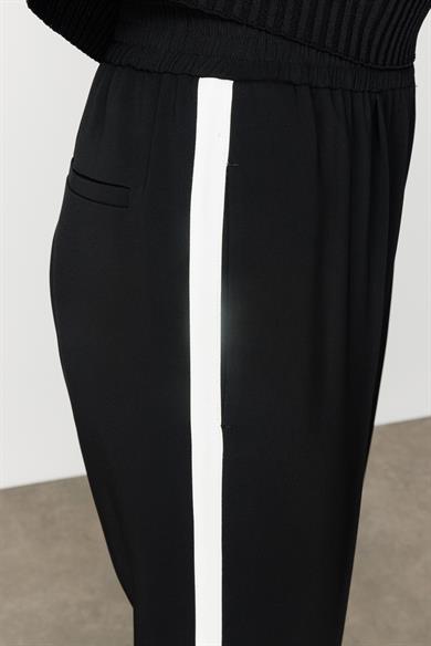 Elastan Kemerli Şeritli Pantolon