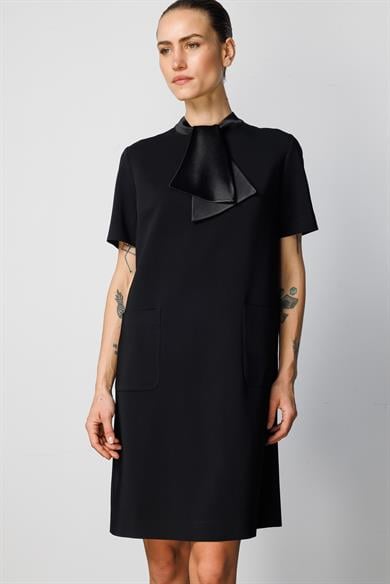 Fularlı Cepli Elbise