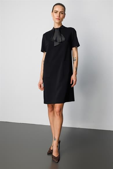 Fularlı Cepli Elbise