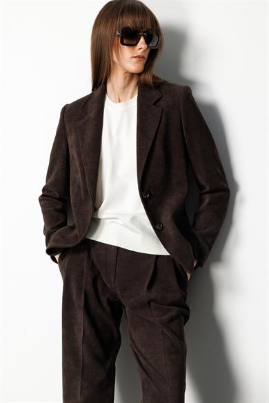 İki Düğme Kadife Ceket