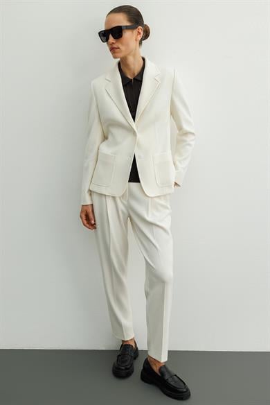 İki Düğme Kadife Ceket