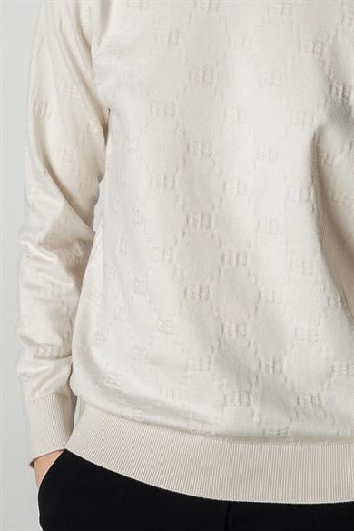 O Yaka Jakarlı Uzun Kol Triko