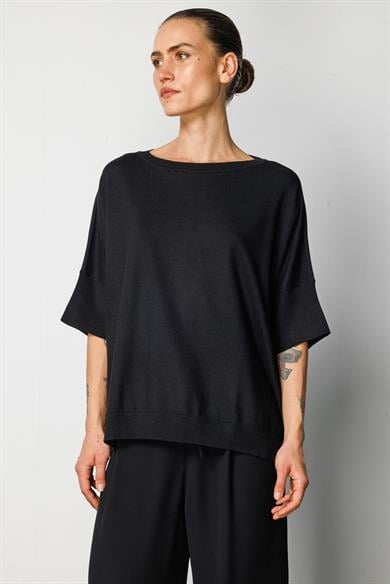 O Yaka Oversize Triko