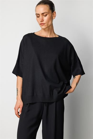 O Yaka Oversize Triko