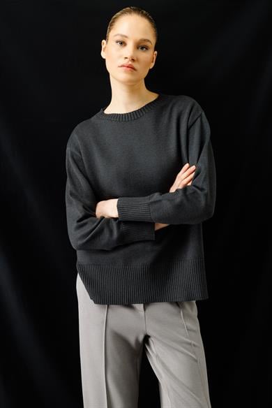 O Yaka Oversize Triko