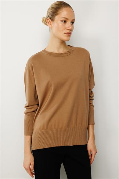 O Yaka Oversize Triko