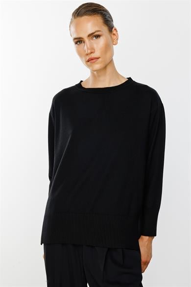 O Yaka Oversize Triko