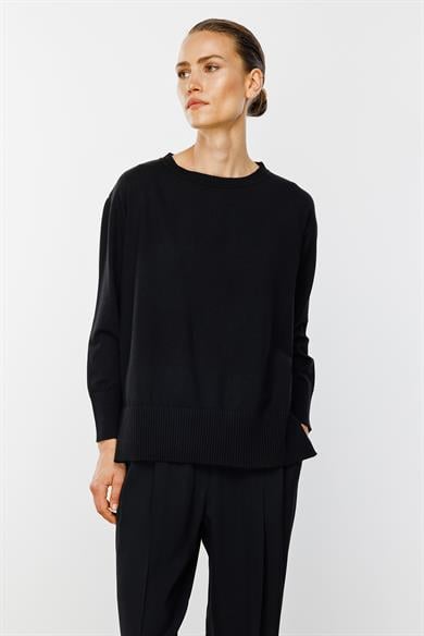 O Yaka Oversize Triko