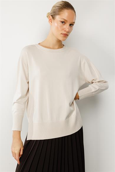 O Yaka Oversize Triko