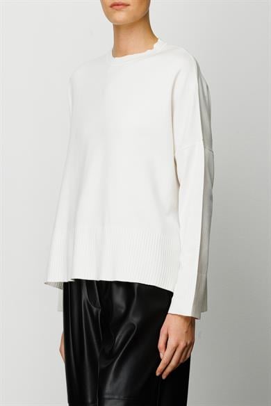 O Yaka Oversize Triko