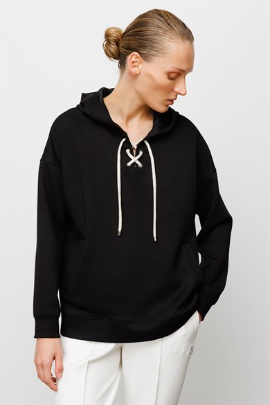 Önden Bağcıklı Kapüşonlu Sweat