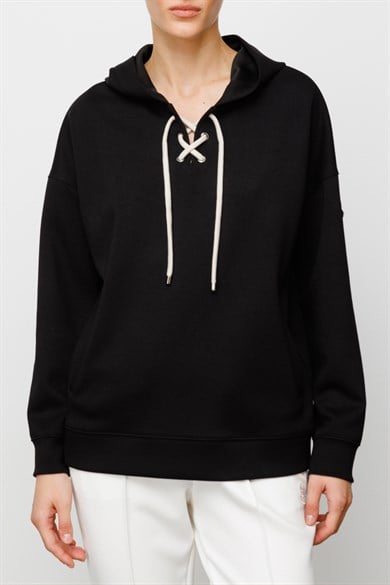 Önden Bağcıklı Kapüşonlu Sweat