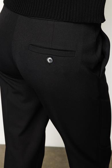 Önden Dikişli Slim Fit Pantolon
