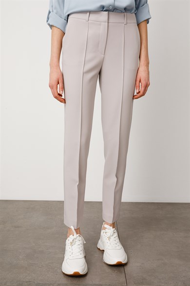 Önden Dikişli Slim Fit Pantolon