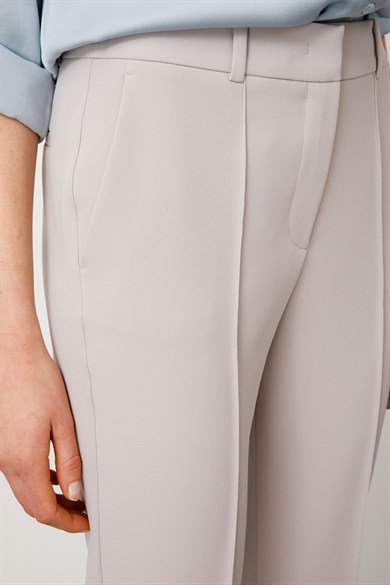 Önden Dikişli Slim Fit Pantolon