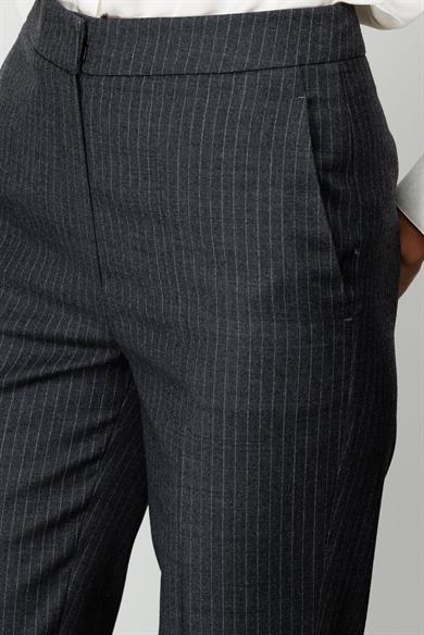 Slim Fit Çizgili Yün Pantolon