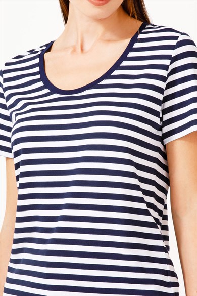 U Yaka Çizgili Tshirt
