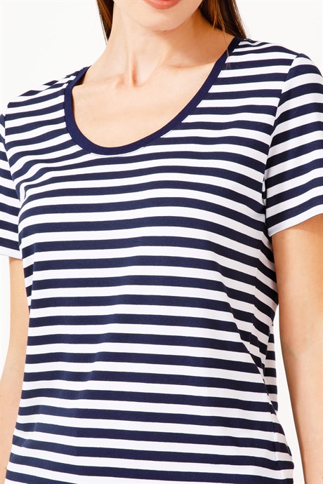 U Yaka Çizgili Tshirt
