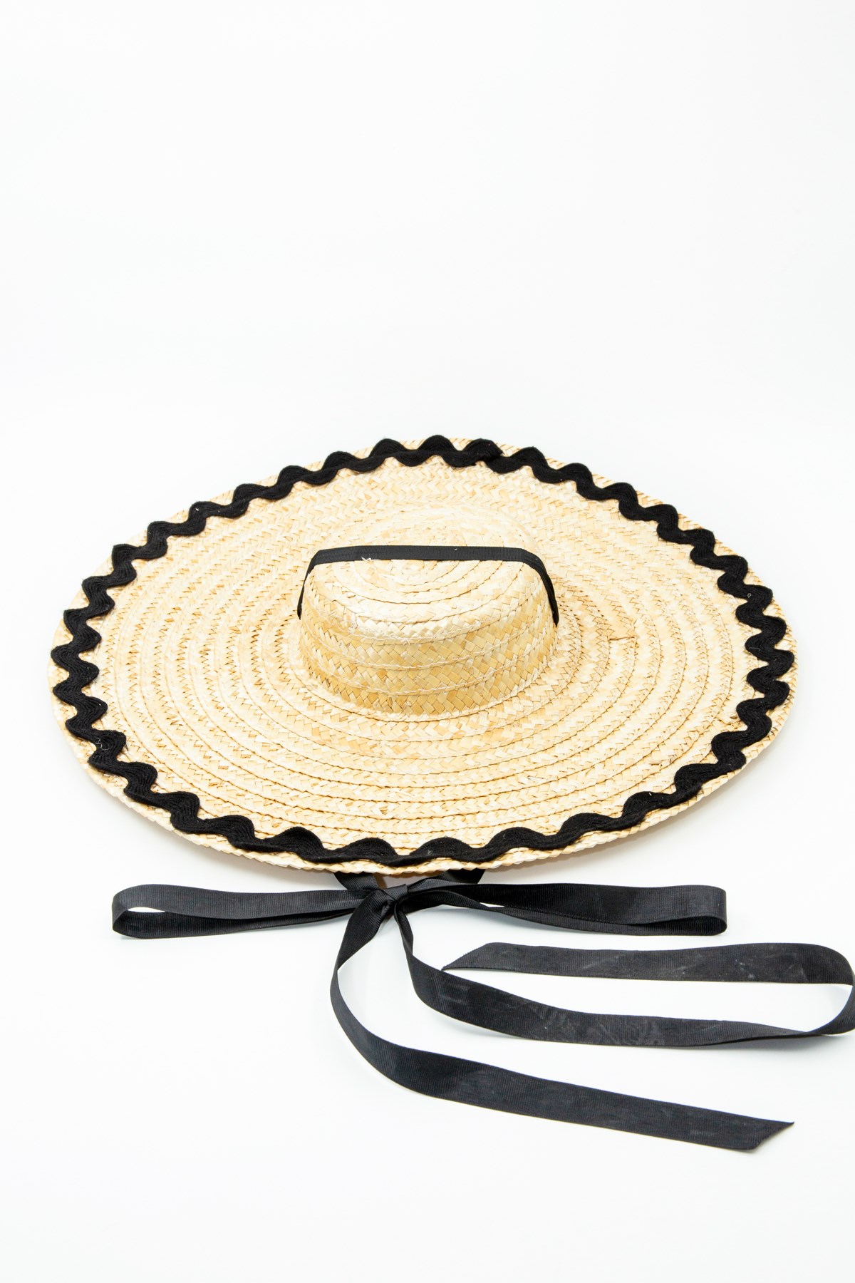 Siyah Zikzaklı Kurdela Detaylı Hasır Şapka