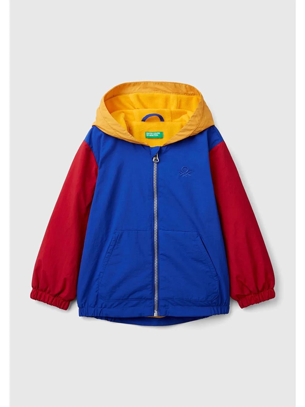 United Colors Of Benetton Erkek Çocuk Saks Mavi Mix Logo Işlemeli Yağmurluk