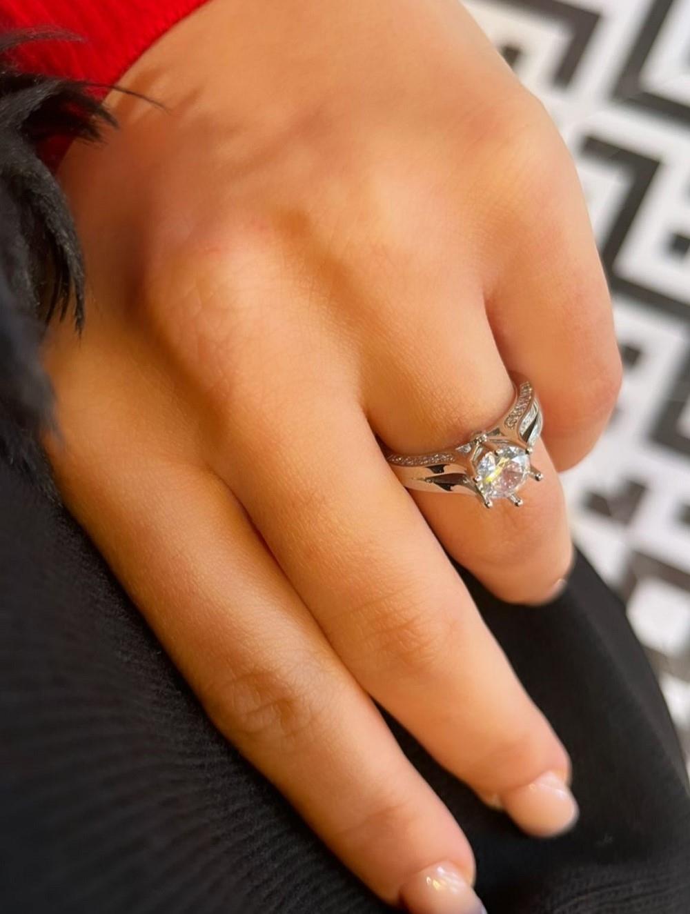 VİP SERİ TEK TAŞ YÜZÜK