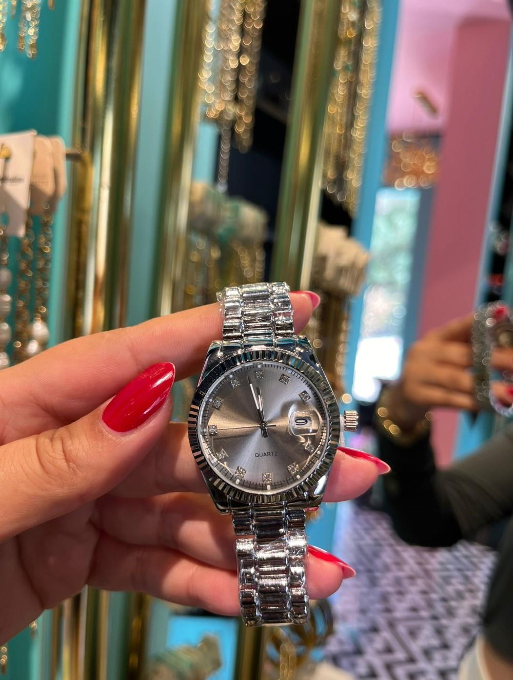 VİP TAŞLI BAYAN KOL SAATİ