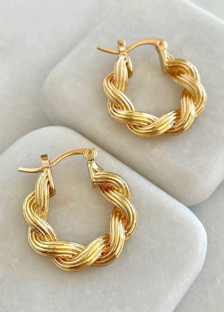 İTHAL TASARIM BURGU HALKA KÜPE