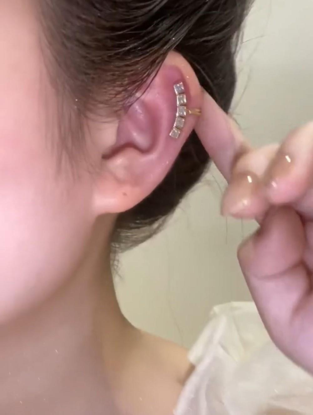 İTHAL TASARIM KIKIRDAK KÜPE