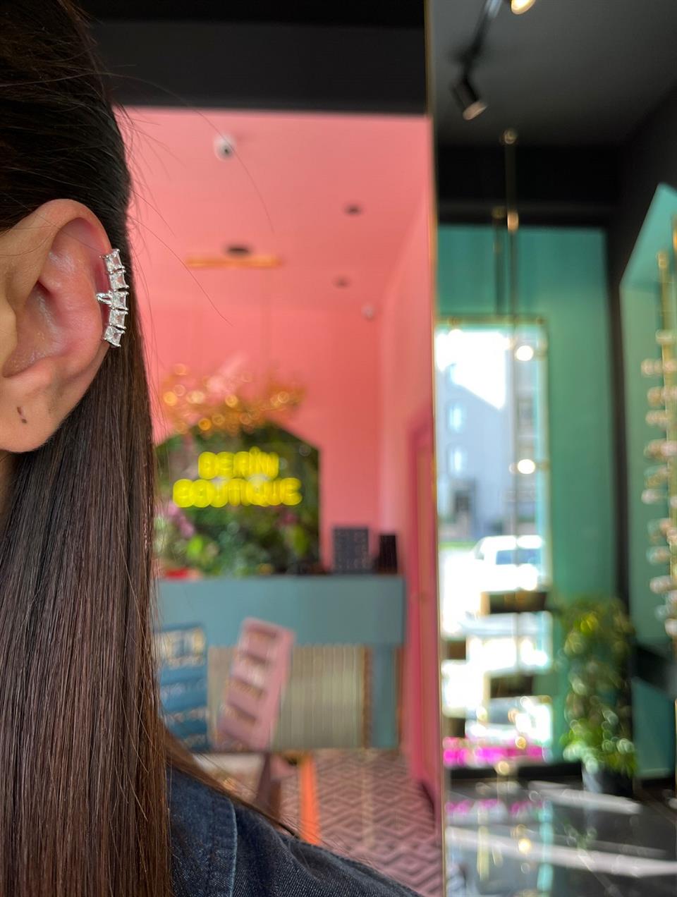 İTHAL TASARIM KIKIRDAK KÜPE