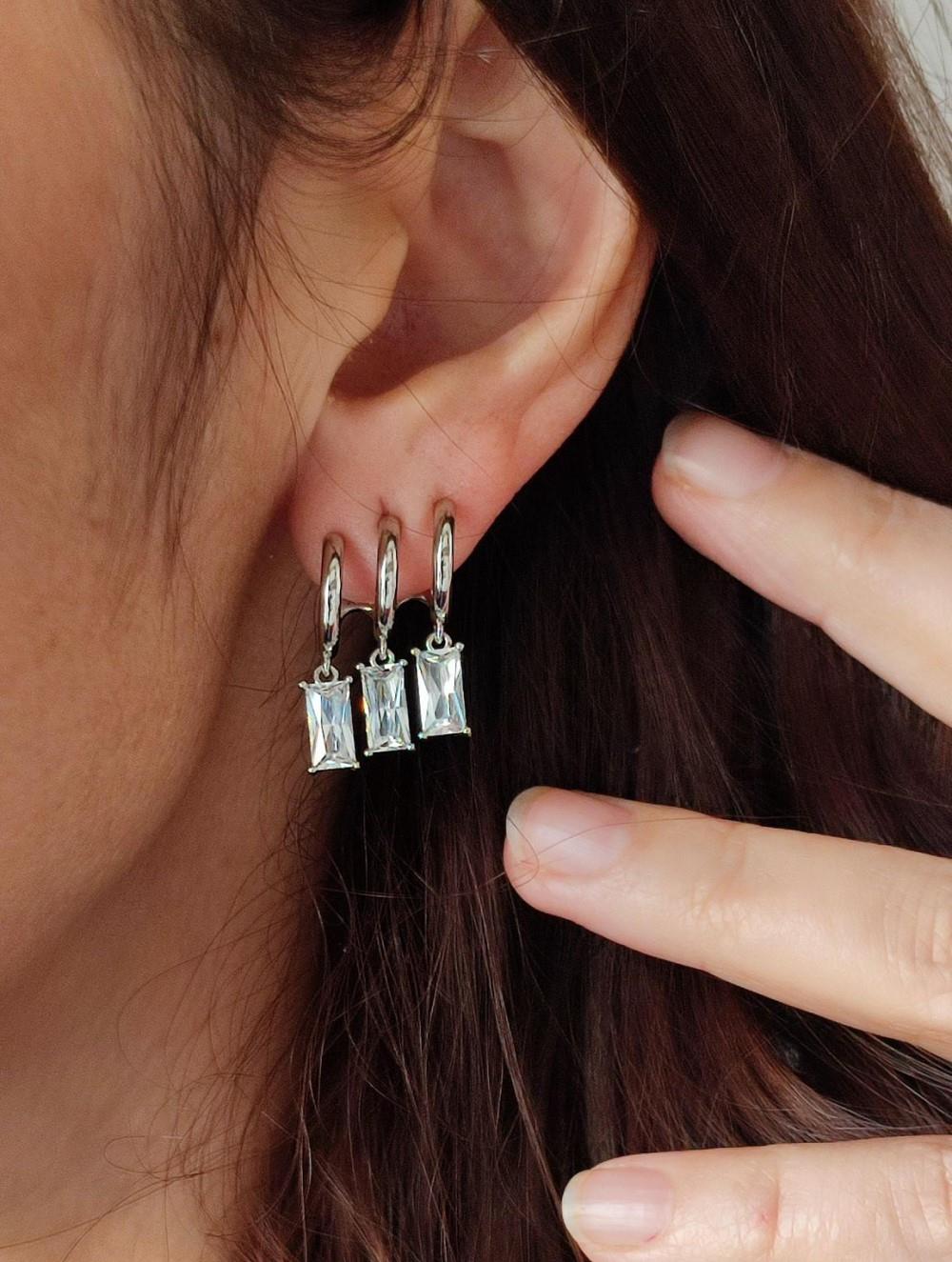 İTHAL ÜÇLÜ GÖRÜNÜMLÜ KÜPE