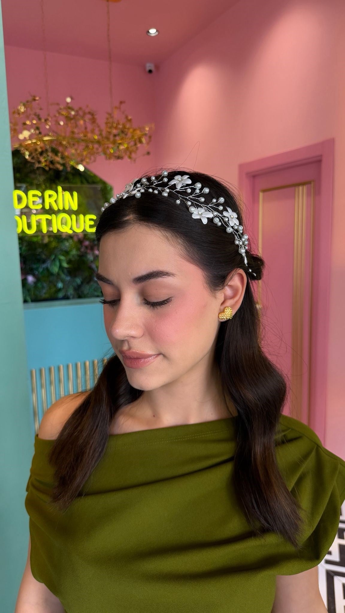 TASARIM ÇİÇEK DETAY TAC
