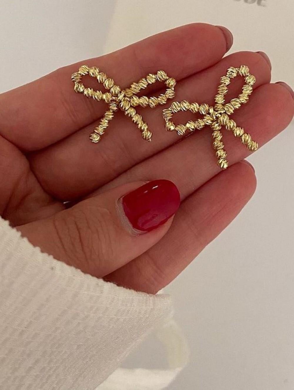 TASARIM DORİKA FİYONK KÜPE