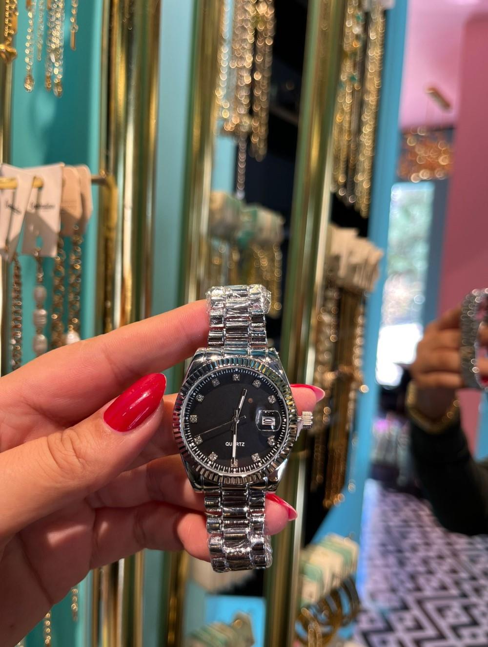 VİP TAŞLI BAYAN KOL SAATİ