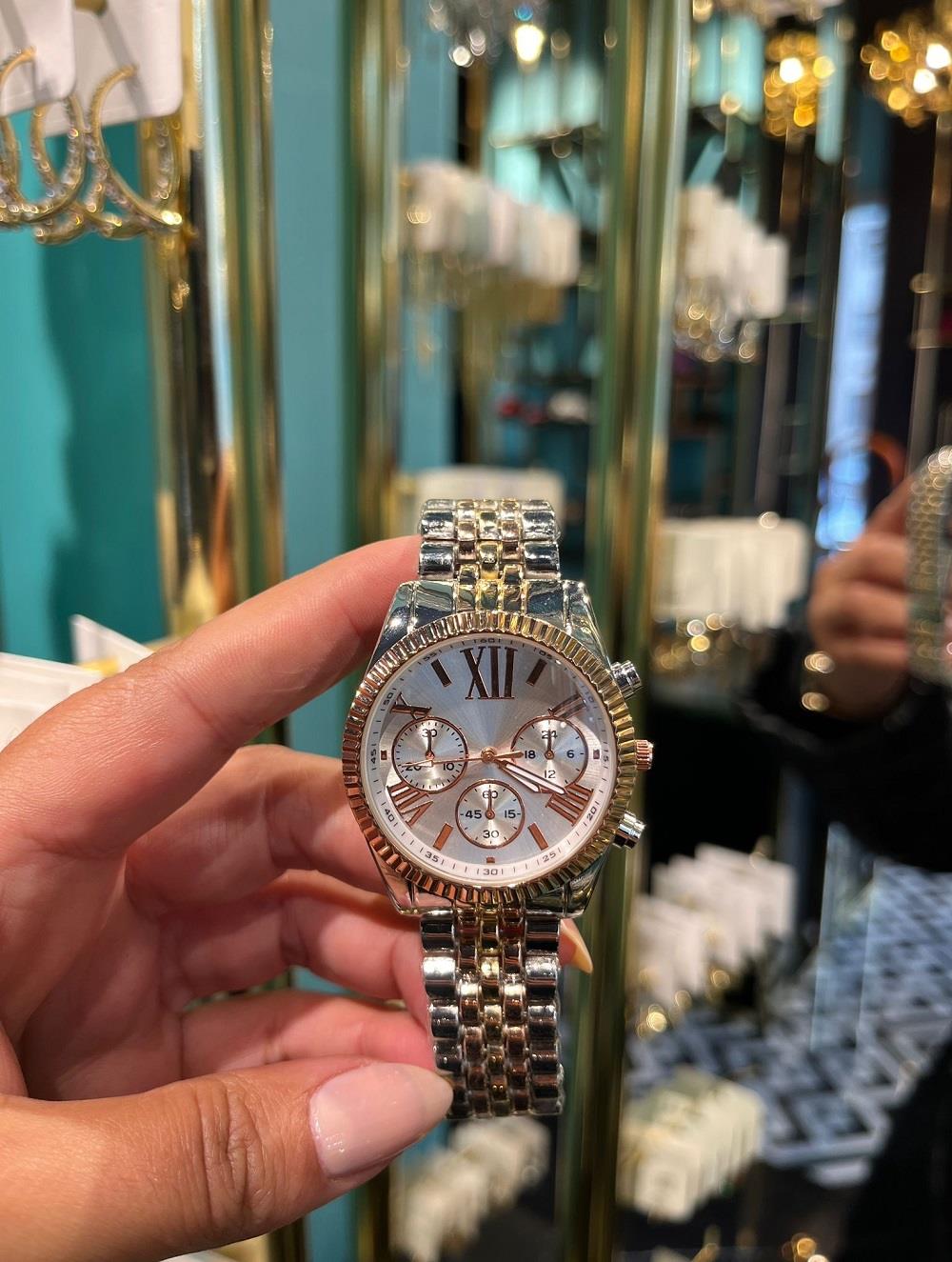 VİP TAŞLI BAYAN KOL SAATİ