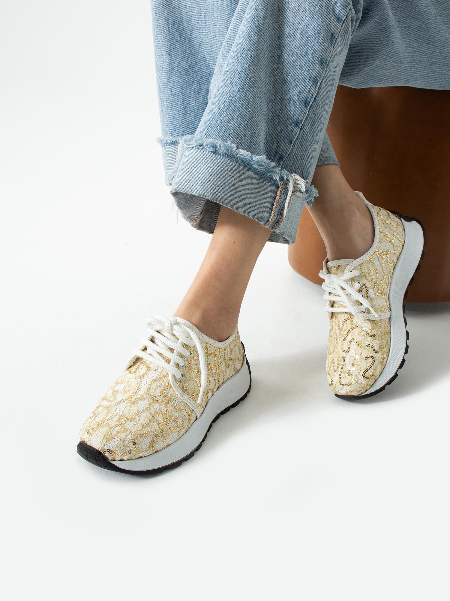 AURELA Beyaz Dantel Pul Detaylı Kadın Sneakers