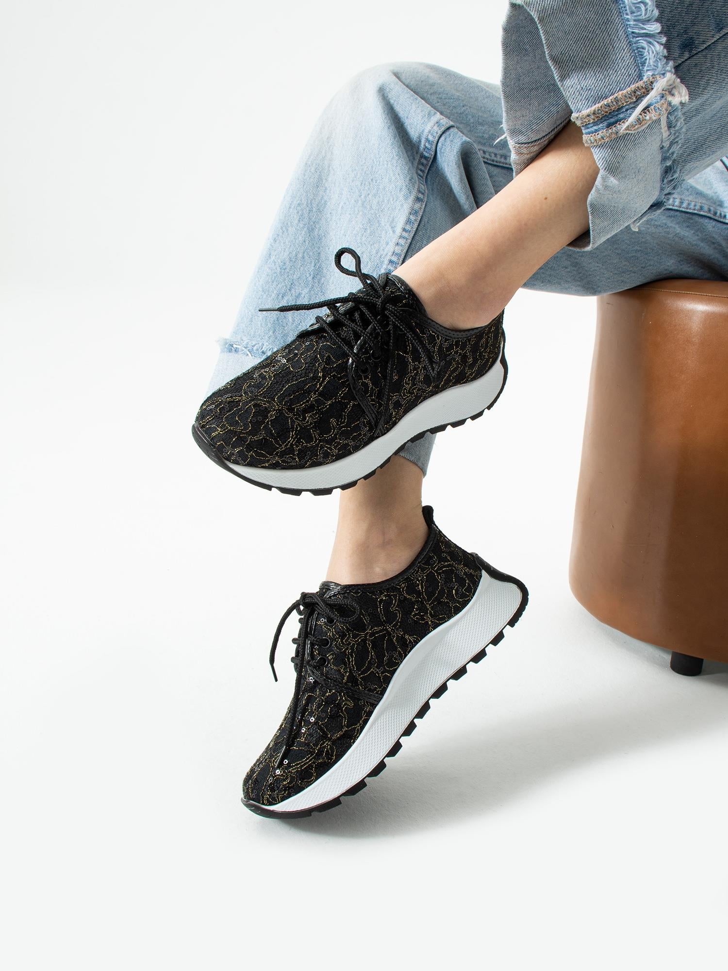 AURELA Siyah Dantel Pul Detaylı Kadın Sneakers