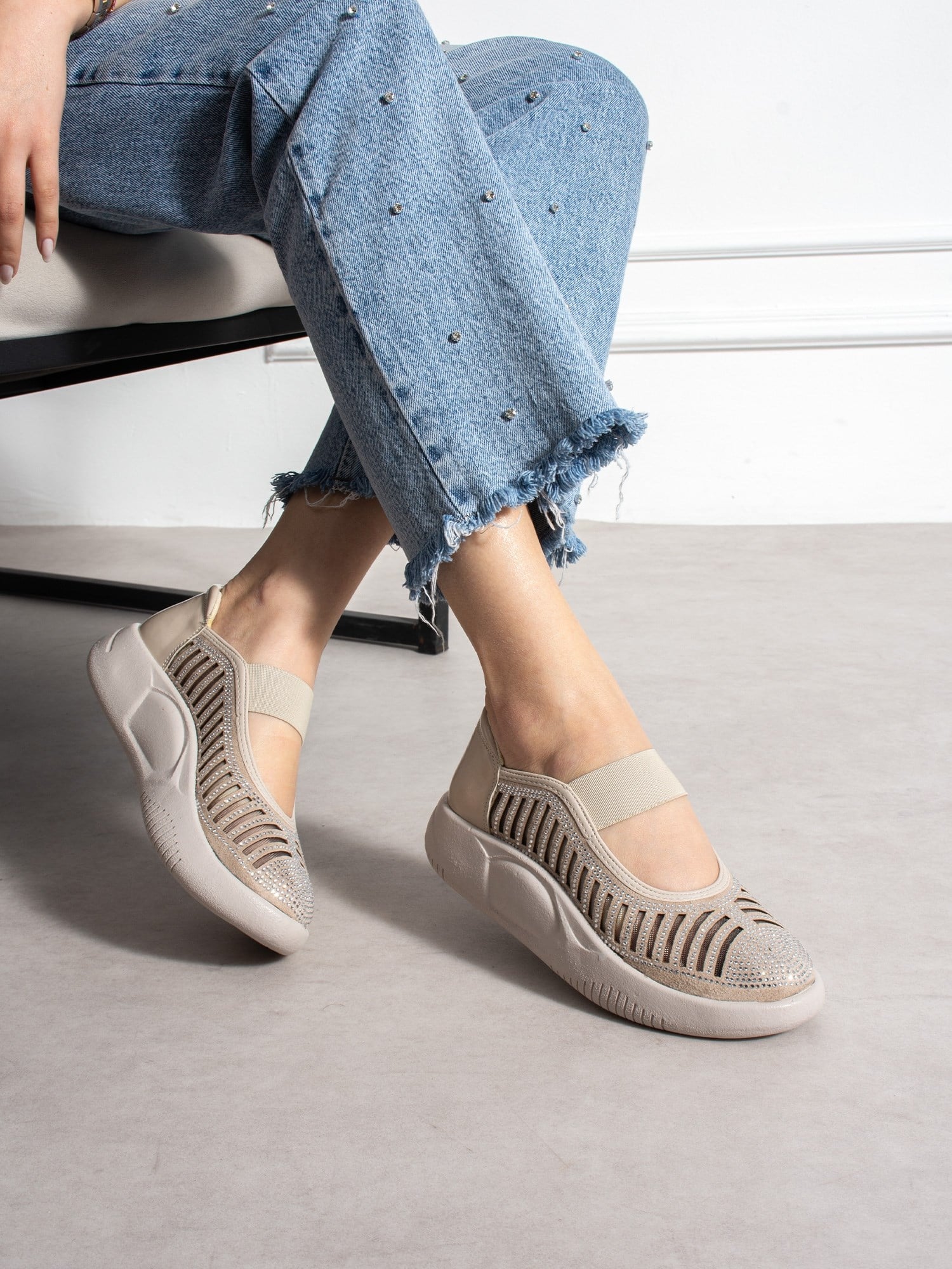 POLVERA Krem Taş Detaylı Kadın Sneakers