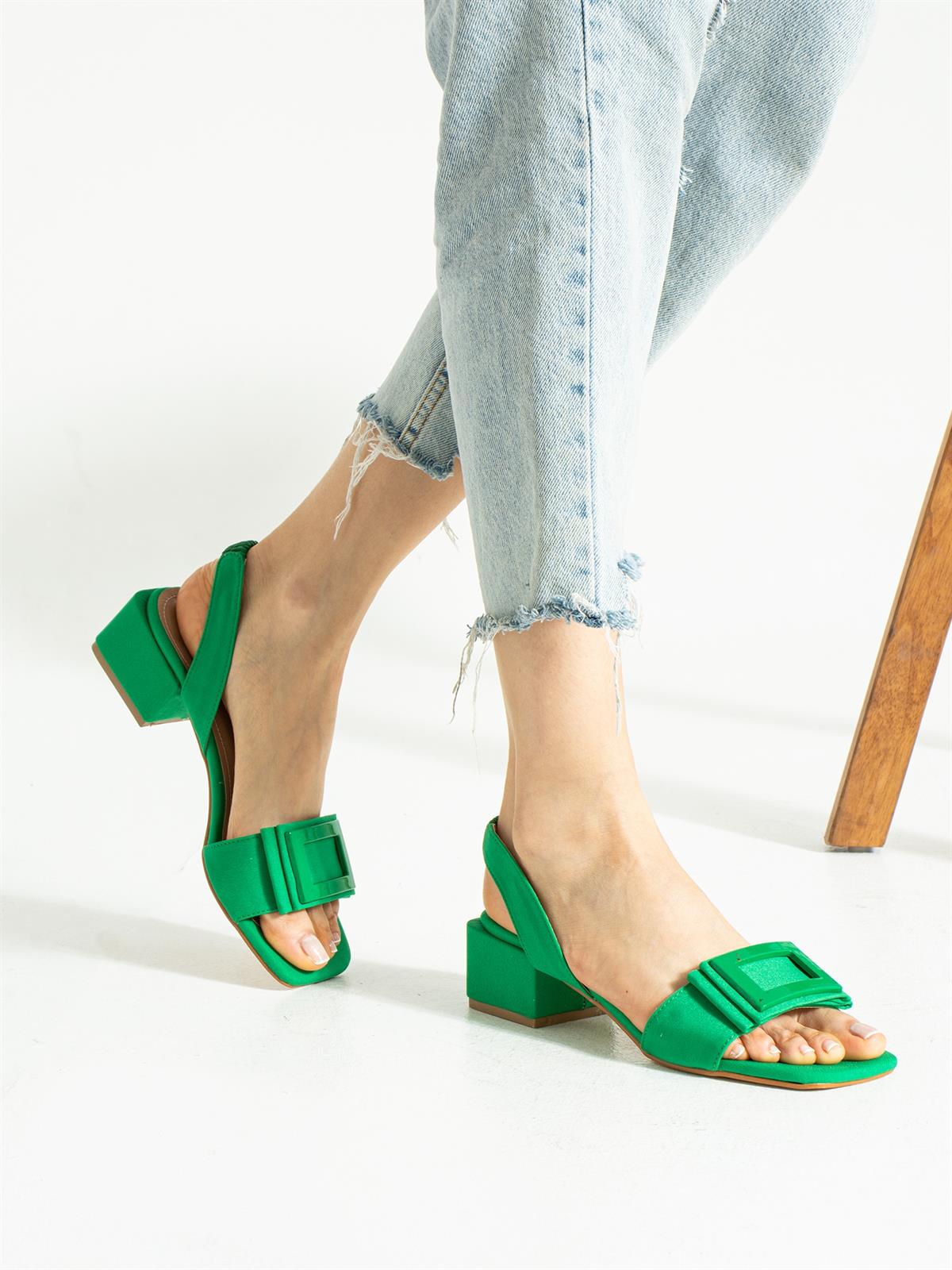 Yeşil Tokalı Topuklu Kadın Sandalet