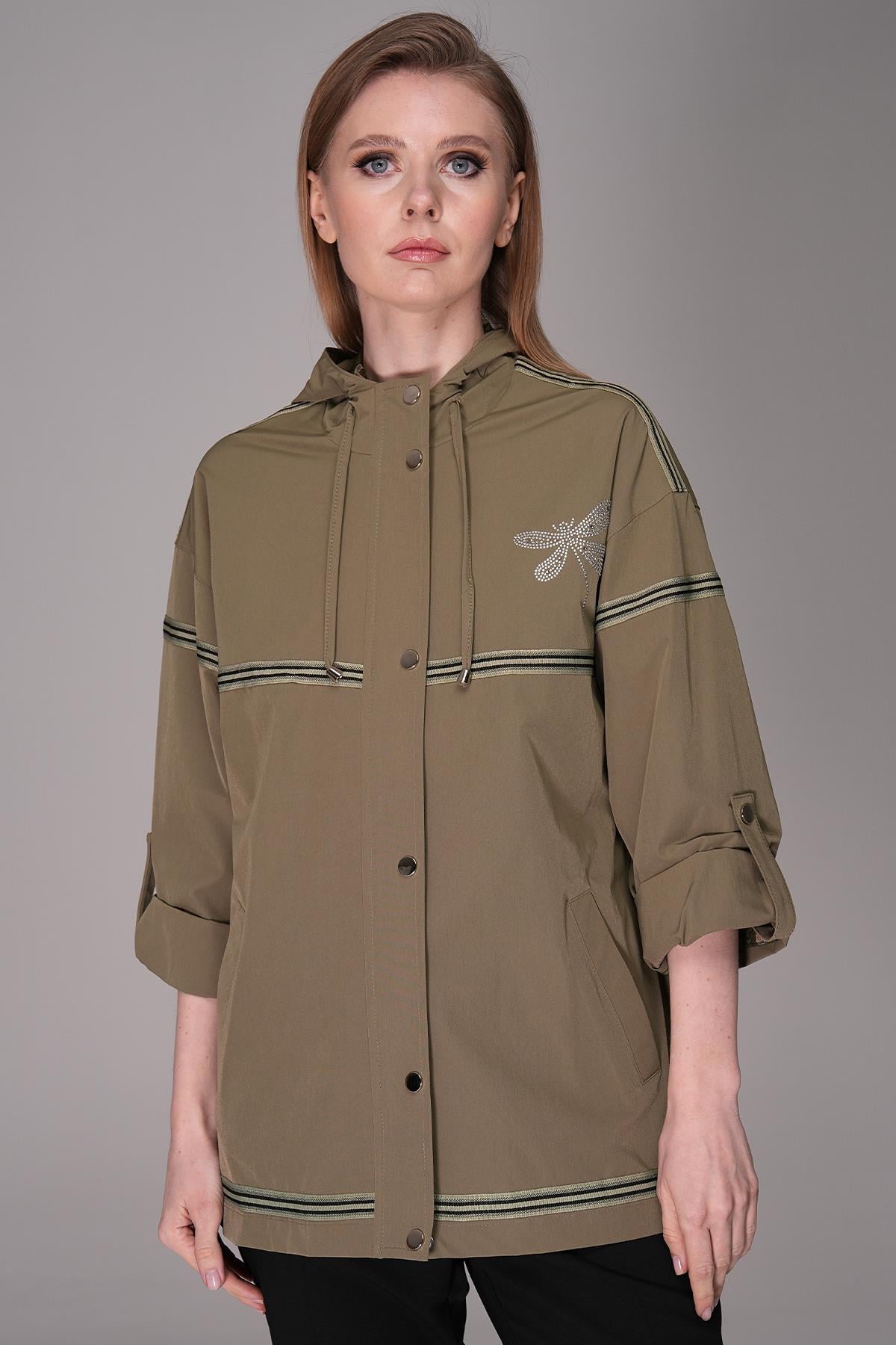 Kapişonlu-Önden Çıtçıtlı Mont