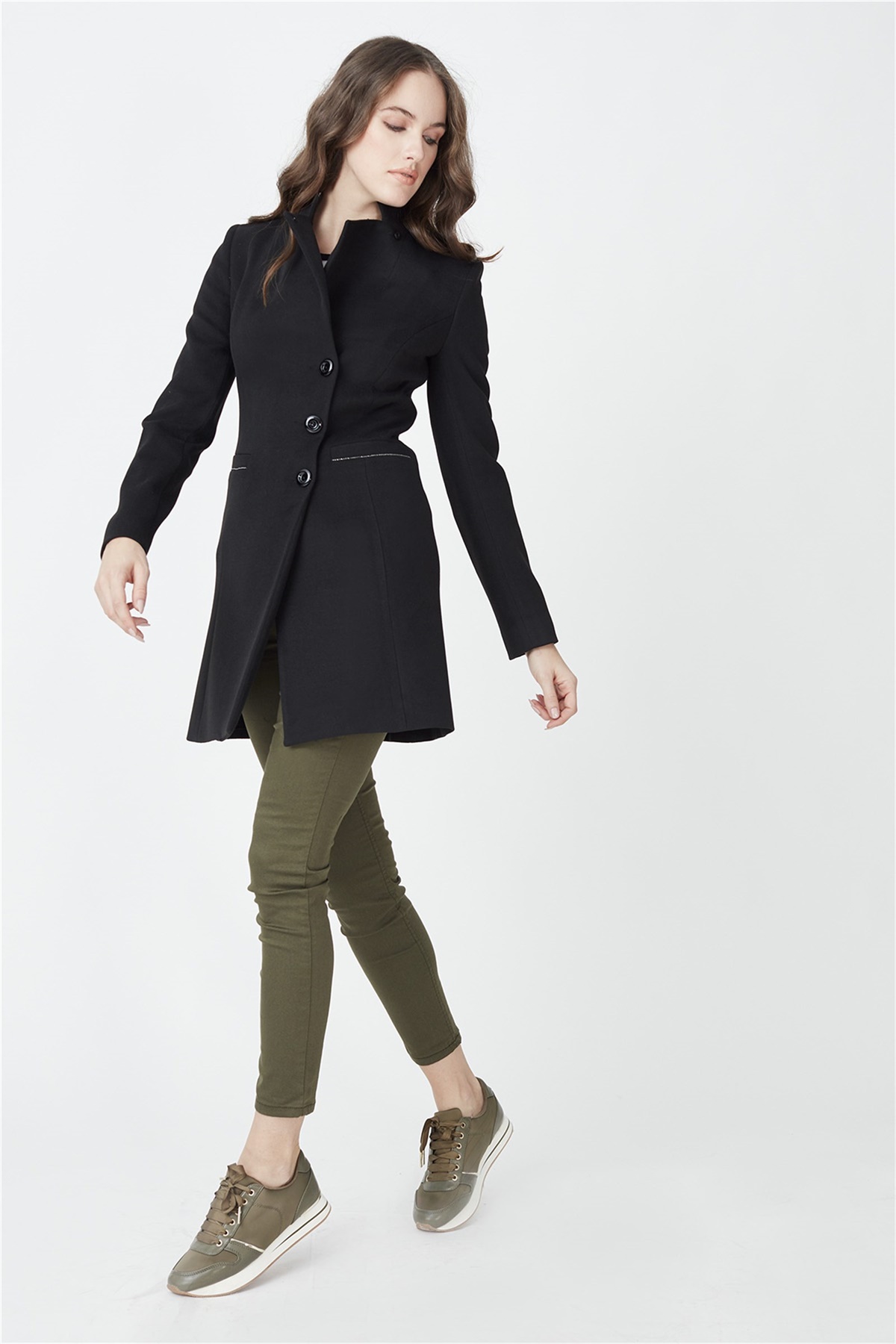 Kaban Dik Yaka,Yaka Ve Cepler Metal Şerit Detaylı,3 Düğme Siyah / Black
