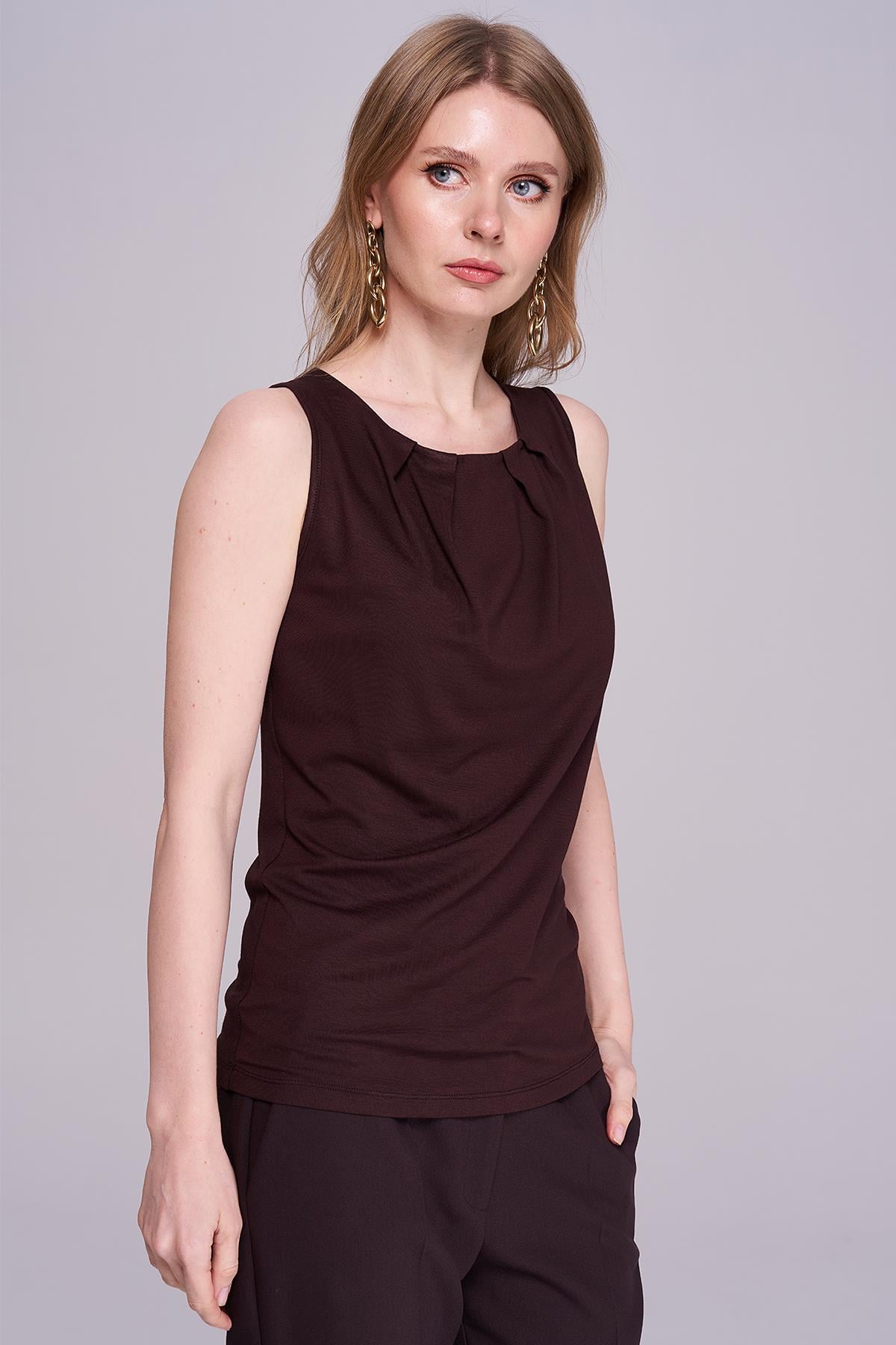 Kayık Yaka-Ön Pileli Body