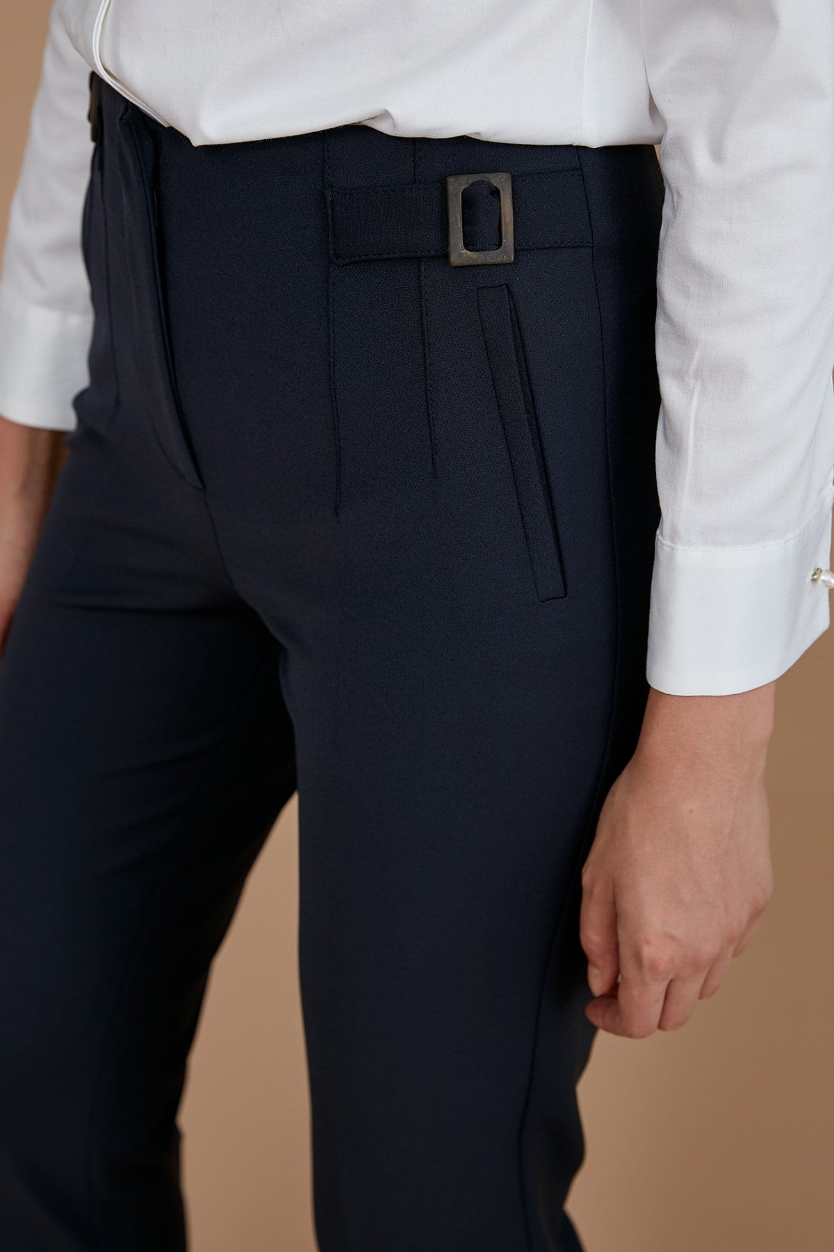 Pantolon, Pervaz Kemer Üstü Apolet Ve Toka Detaylı, Dar Paça