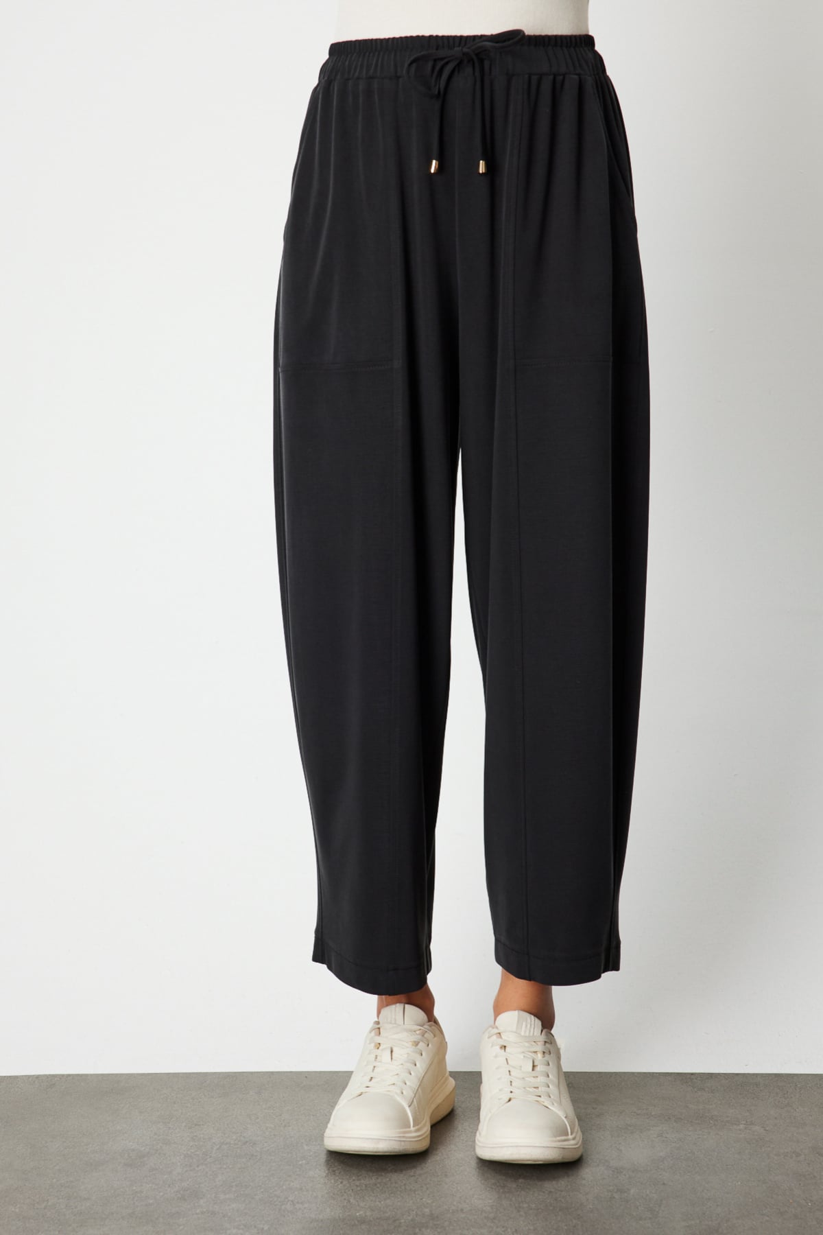 Bol Beli Bağcıklı Pantolon - Siyah