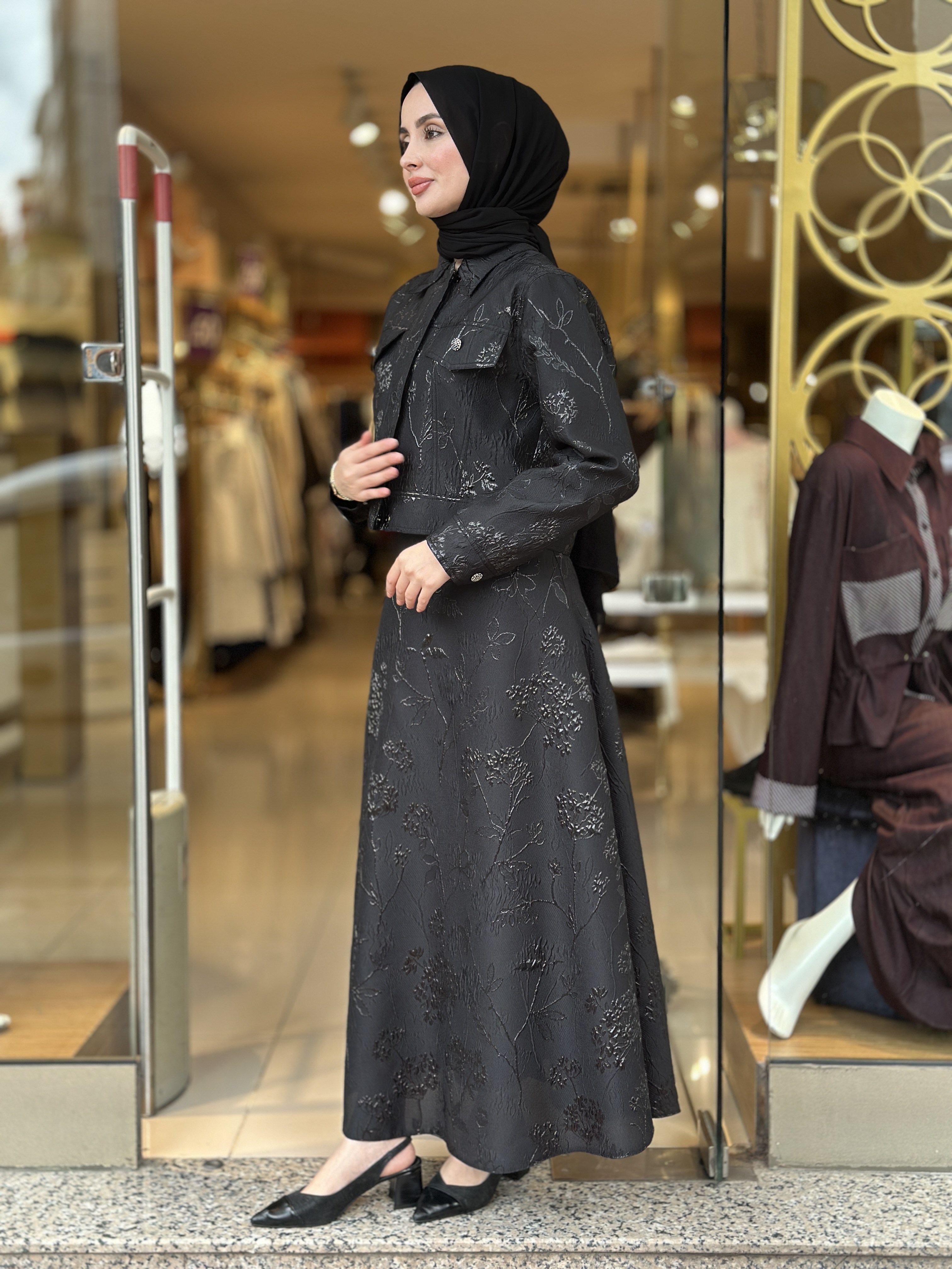 Jakarlı Çiçek Desenli Takım - Siyah 