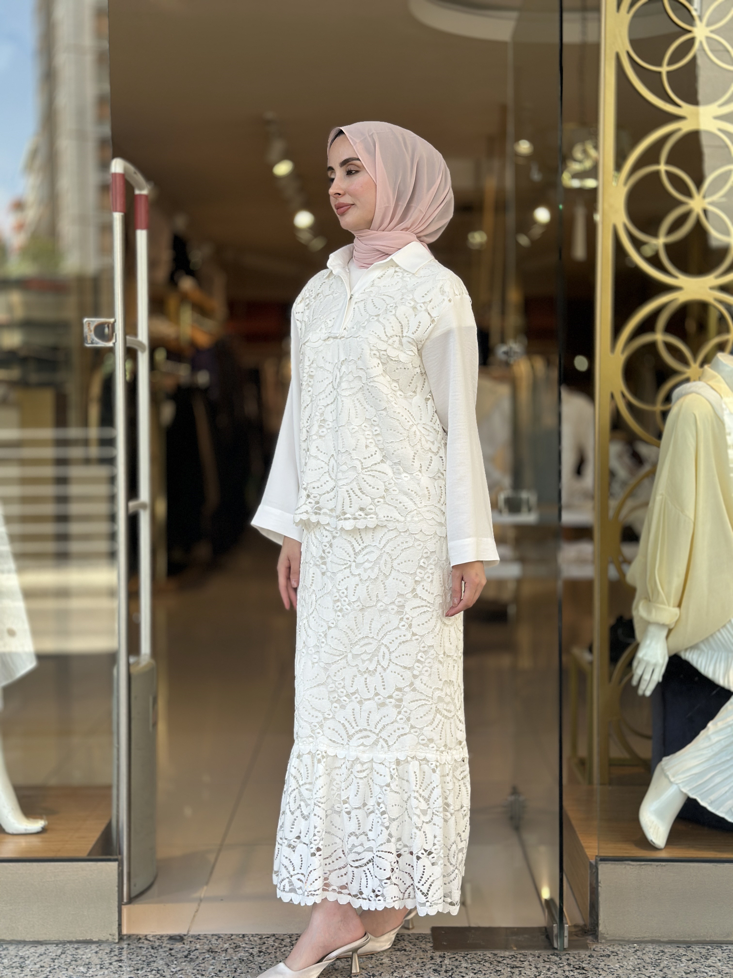 Poplin Brodeli Etekli Takım - Ekru 