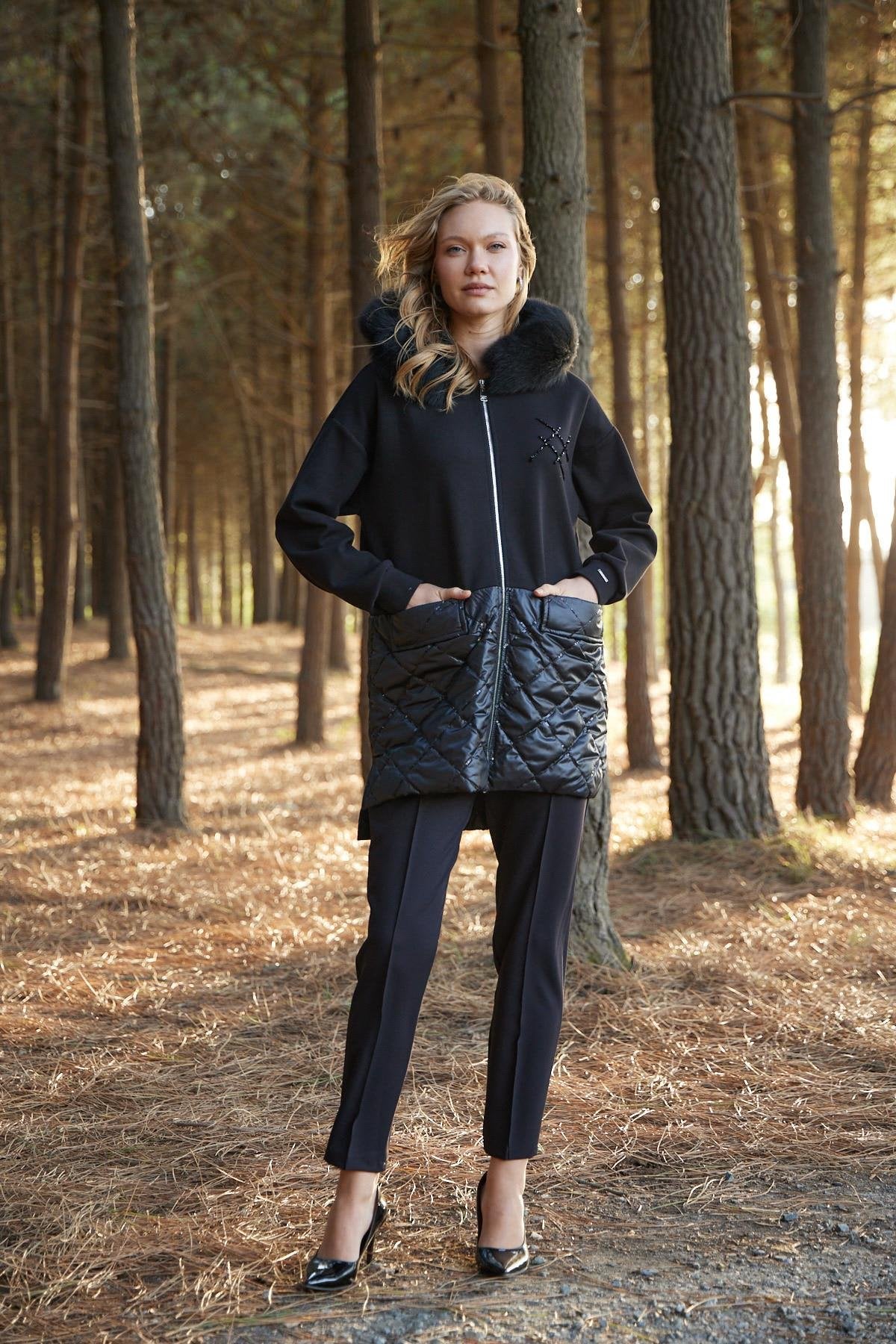 Pul Nakışlı İşlemeli Kap - Siyah